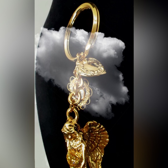 Guardian Angel Holding a Heavy Heart Keychain/Purse Chain - Picture 4 of 5